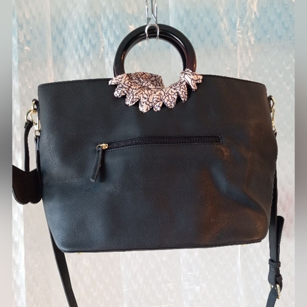 Max Studio Satchel - Picture 3 of 10